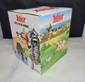 Obelix - met stapel helm en Idefix (21 cm)